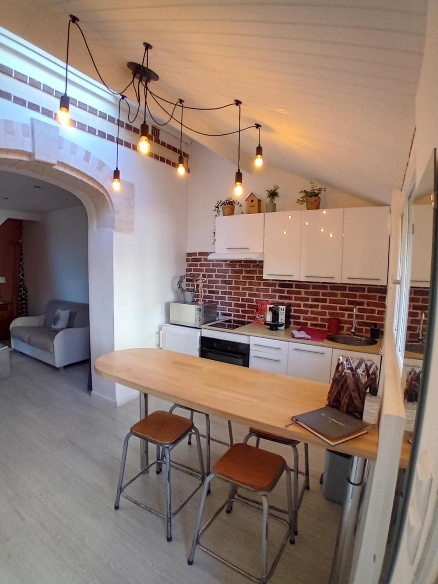 Apartamento Les Etapes Chartraines Parking Wifi Jaccuzi Chartres Exterior foto